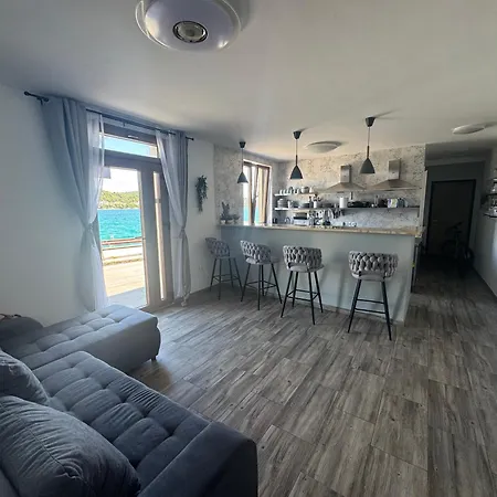 Apartment Suzy Bar